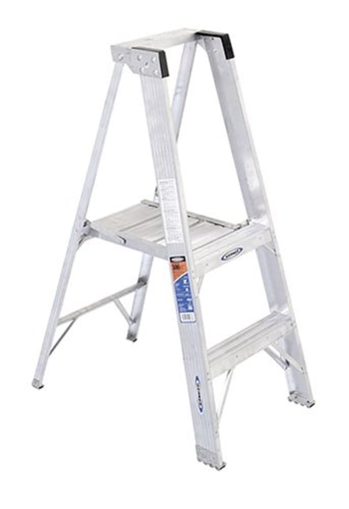 P372 WERNER Platform Stepladder,2 ft,Aluminum,300 lb