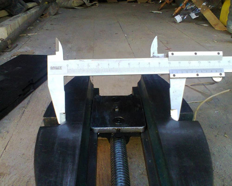Wilton Drill Press Versatile Vise, 4" Jaw Width, 4" Max Jaw Opening, Continuous Nut (Model 1345)