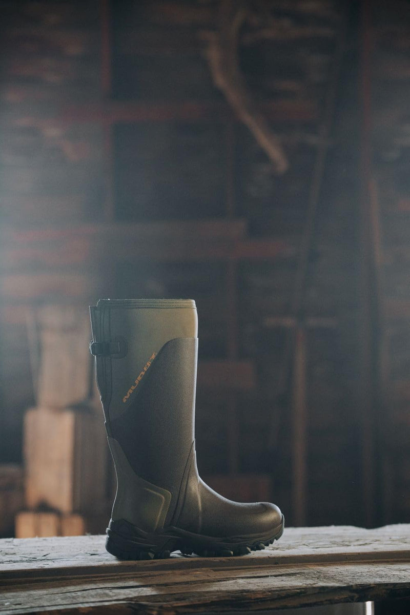 17" DV8 NON-INSULATED BOOT/CLAY/SIZE 12D