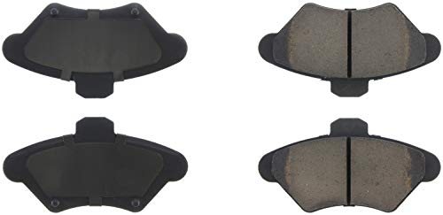 Front StopTech 308.06000 Brake Pads with Shims and Hardware Street