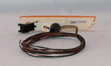 Right Side TYC Marker Light Assembly Compatible with 2001-2005 Volkswagen Passat