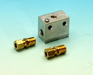 Dakota Digital Inline 5/16" Temp Sender Block