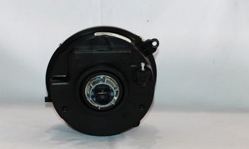 2005-2007 JEEP LIBERTY LEFT HAND HEAD LIGHT w/o REPLACEMENT HEAD LAMP LEVELING TYC 20-6594-00