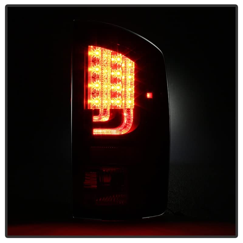 Spyder Xtune 5081810 Dodge Ram 02-06 1500 / Ram 2500/3500 03-06 Version 2 LED Tail Light - Black