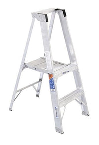 P372 WERNER Platform Stepladder,2 ft,Aluminum,300 lb