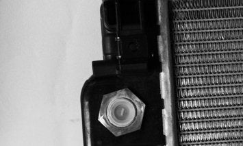 Radiator TYC 2294 Compatible with 2000-2004 Dodge Dakota