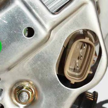 Alternator TYC Compatible with 2000-2004 Toyota Tacoma