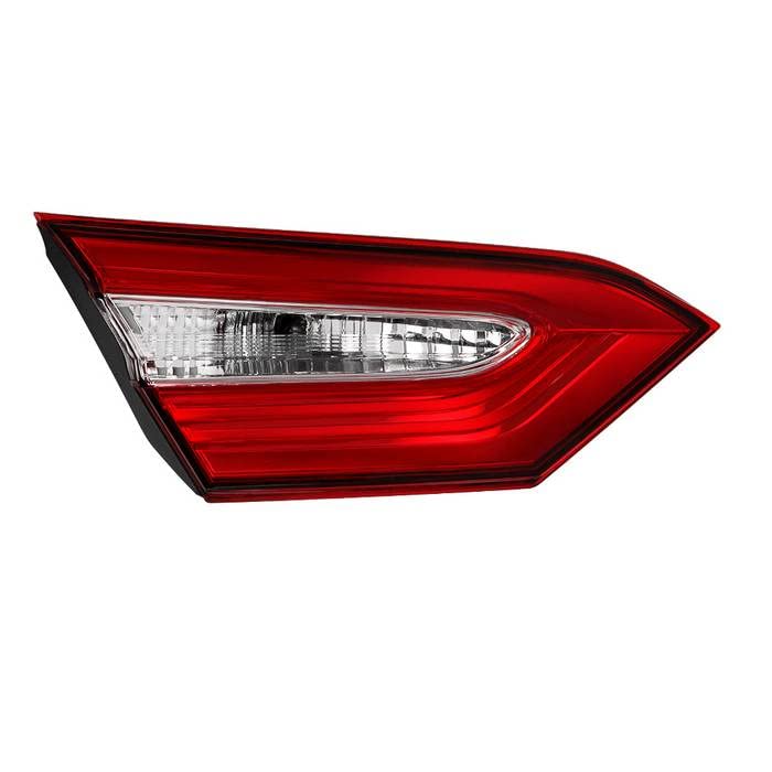 OE Tail Light Xtune (ALT-JH-TCAM18LE-OE-IL) (OE)