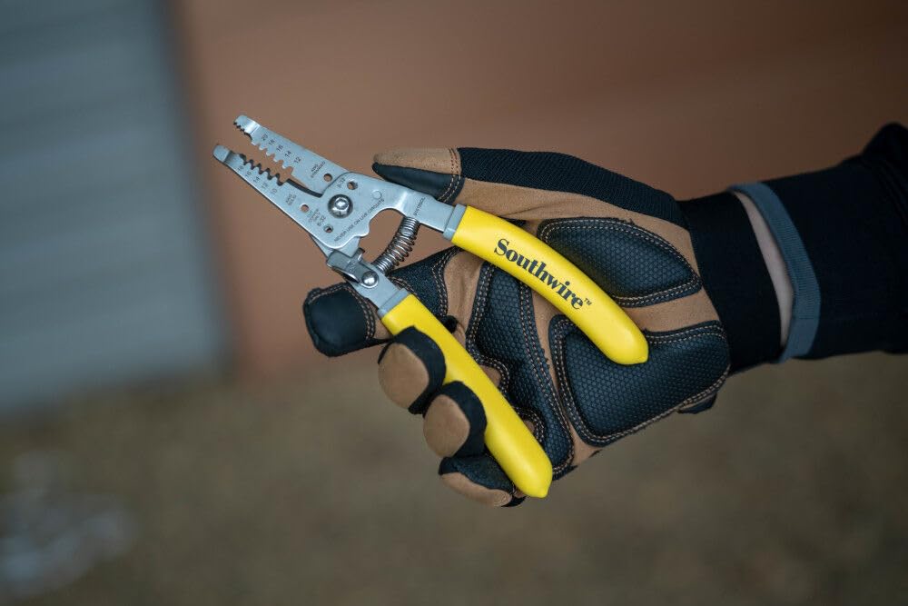58278040 Southwire - S1018SOL Wire Stripper and Cutter for Stranded and Solid Copper Wire; Strips 10-18 AWG Solid; Strips 12-20 AWG Stranded; Features Wire Bending Hole & Screw Shearing Holes