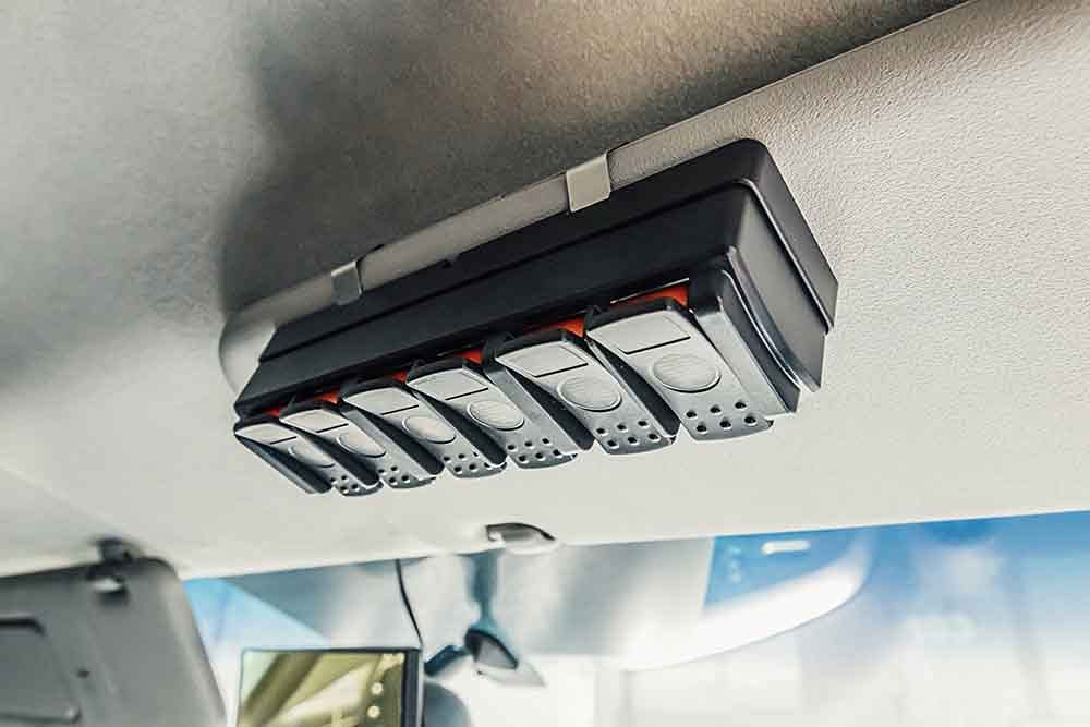 Universal TRIGGER Visor Mount, Black