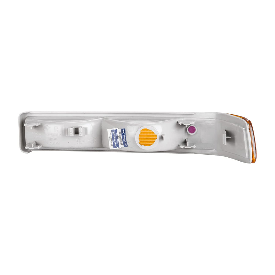 Right Turn Signal/Parking Light TYC Compatible with 1998-2004 Chevrolet Blazer C/K Suv