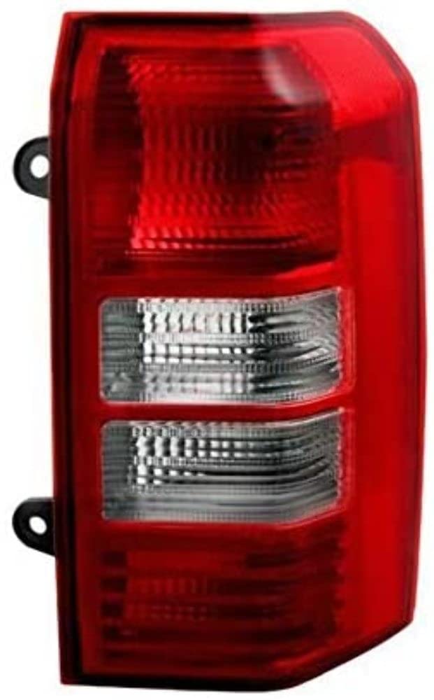 Jeep Right Passenger Side Tail Light Xtune ALT-JH-JPA08-OE-R