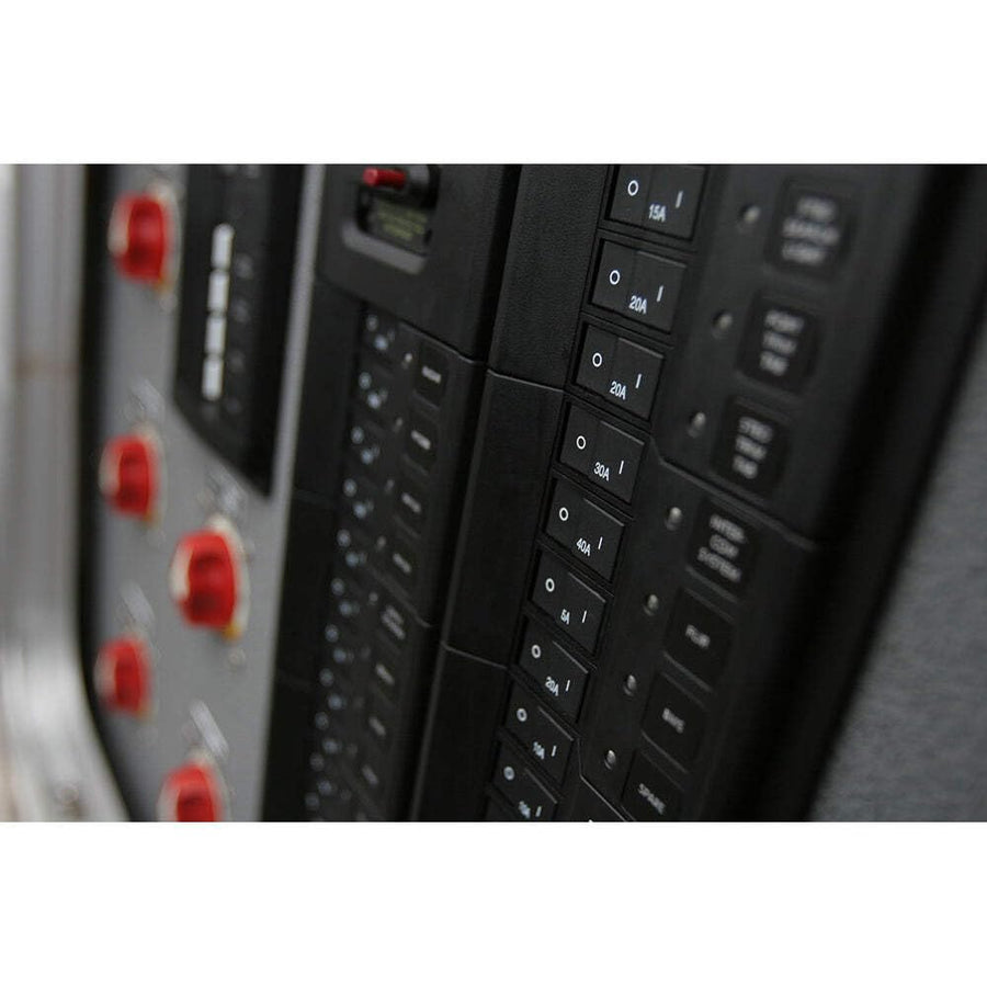 Blue Sea Systems Circuit Breaker 7406 SC1 30A, Flat Rocker