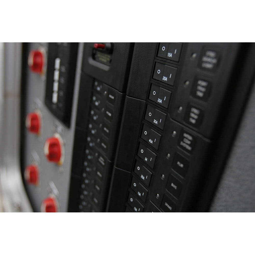 Blue Sea Systems Circuit Breaker 7406 SC1 30A, Flat Rocker