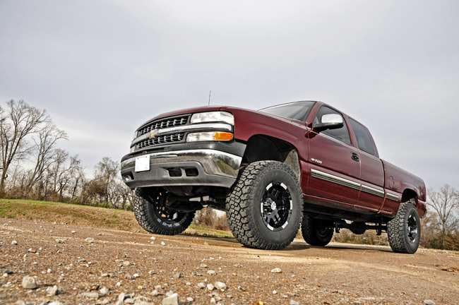 6" Lift Kit Rough Country w/M1 Shocks for 99-06 Chevy/GMC 1500 2WD - 23440