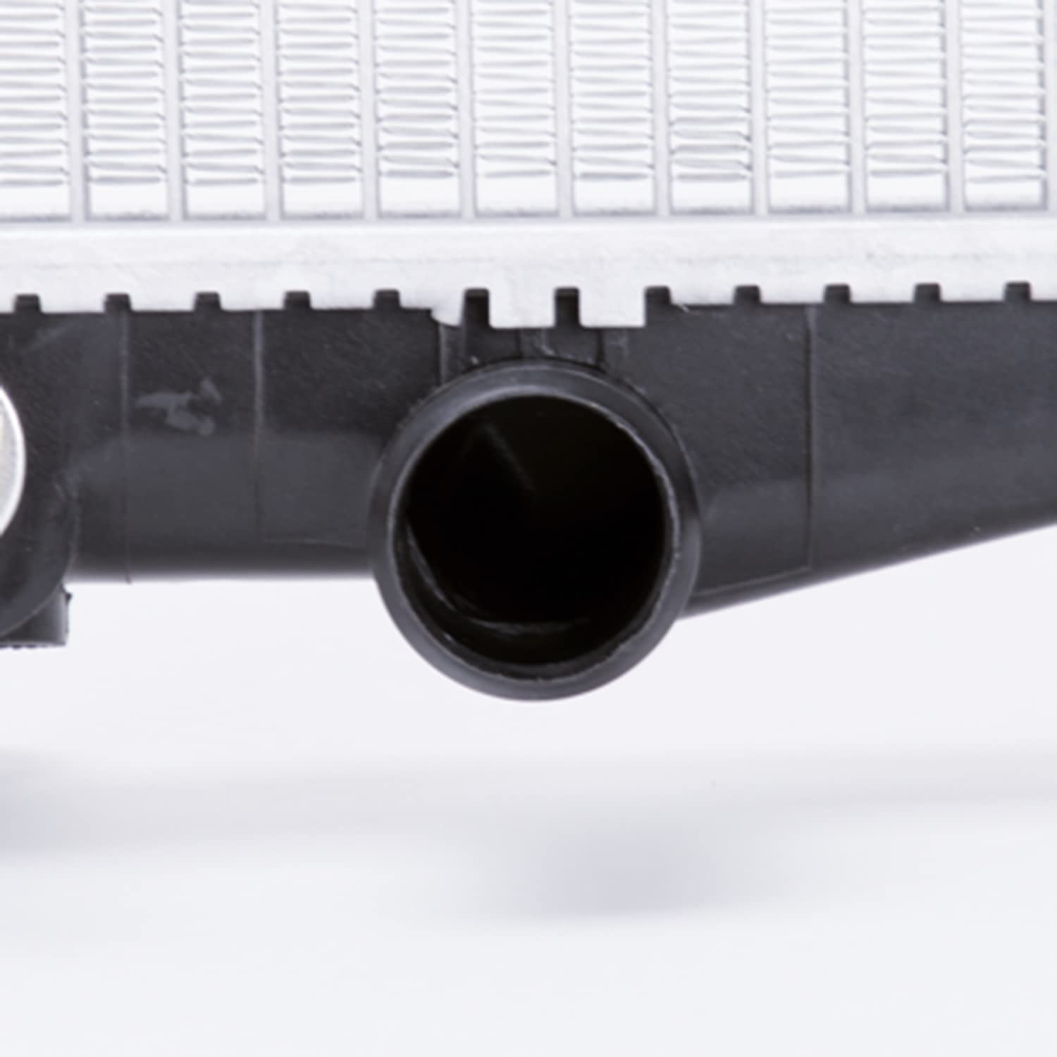 1-Row TYC Compatible with NISSAN Plastic Aluminum Replacement Radiator