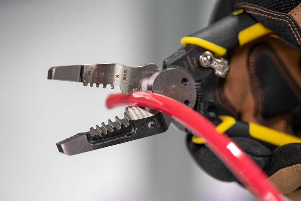65028140 Southwire Tools & Equipment S816SOLHD Forged Wire Stripper: Strips 8-16 AWG SOL And 10-18 AWG STR; Shears 6-32 & 8-32 Bolts; Linesman Head; Heavy Duty Forged Steel