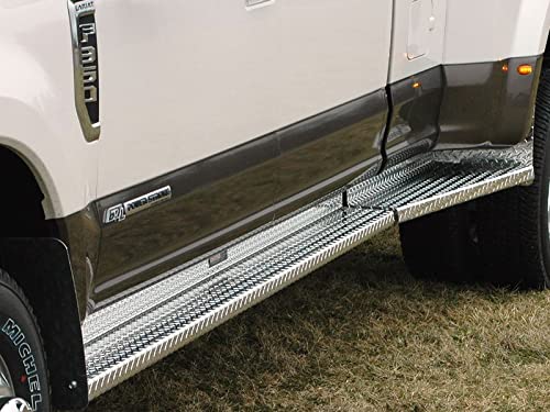 Diamond Plate Owens Running Board with Custom OC8495ECX Bracket