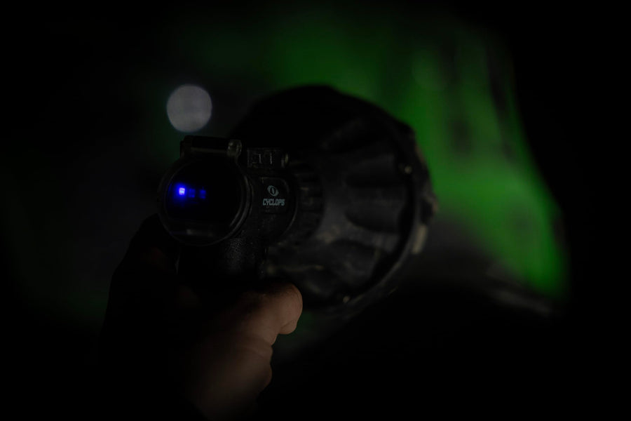 Rechargeable Cyclops Portable Handheld REVO RS 4000 Lumens Spotlight Flashlight with DC 12-24V Car Charger/Adapter