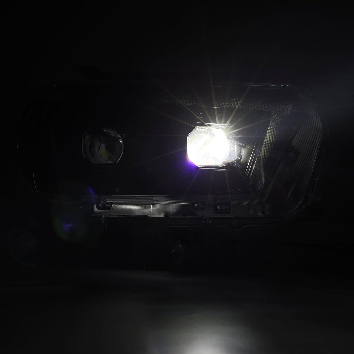880756 AlphaRex USA LUXX Series LED Projector Headlights fits Toyota 4Runner,Clear