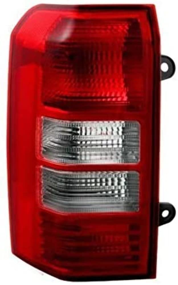 Jeep Left Driver Side Tail Light Xtune ALT-JH-JPA08-OE-L