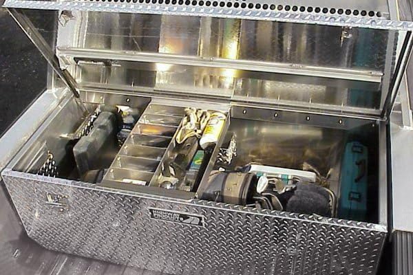 3022-003 Highway Products - Single Lid 5th Wheel Tool Box with Bright Diamond