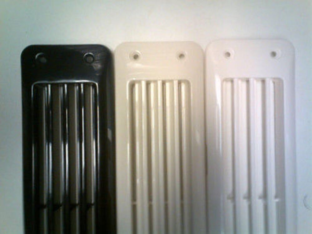 Flush Attwood Louvered Vent Color: Black