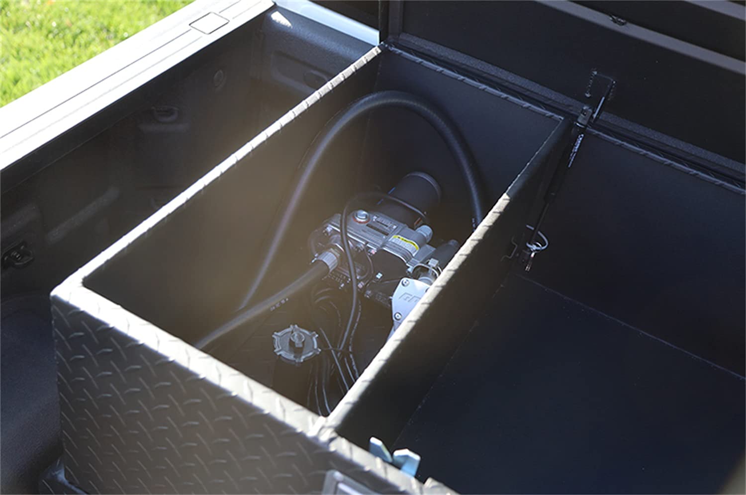 Black-Tread Diesel Combo Transfer Tank & Tool Box Dee Zee DZ92847TB (75 Gallon) with Pump