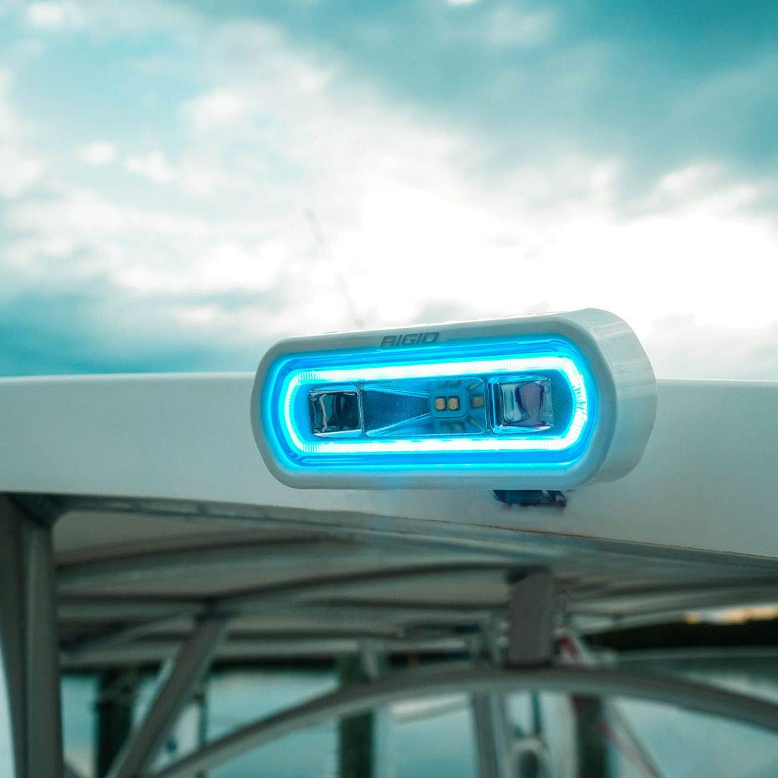 Marine Spreader Light Rigid Industries SR-L Series - White Surface Mount - White Light w/Blue Halo