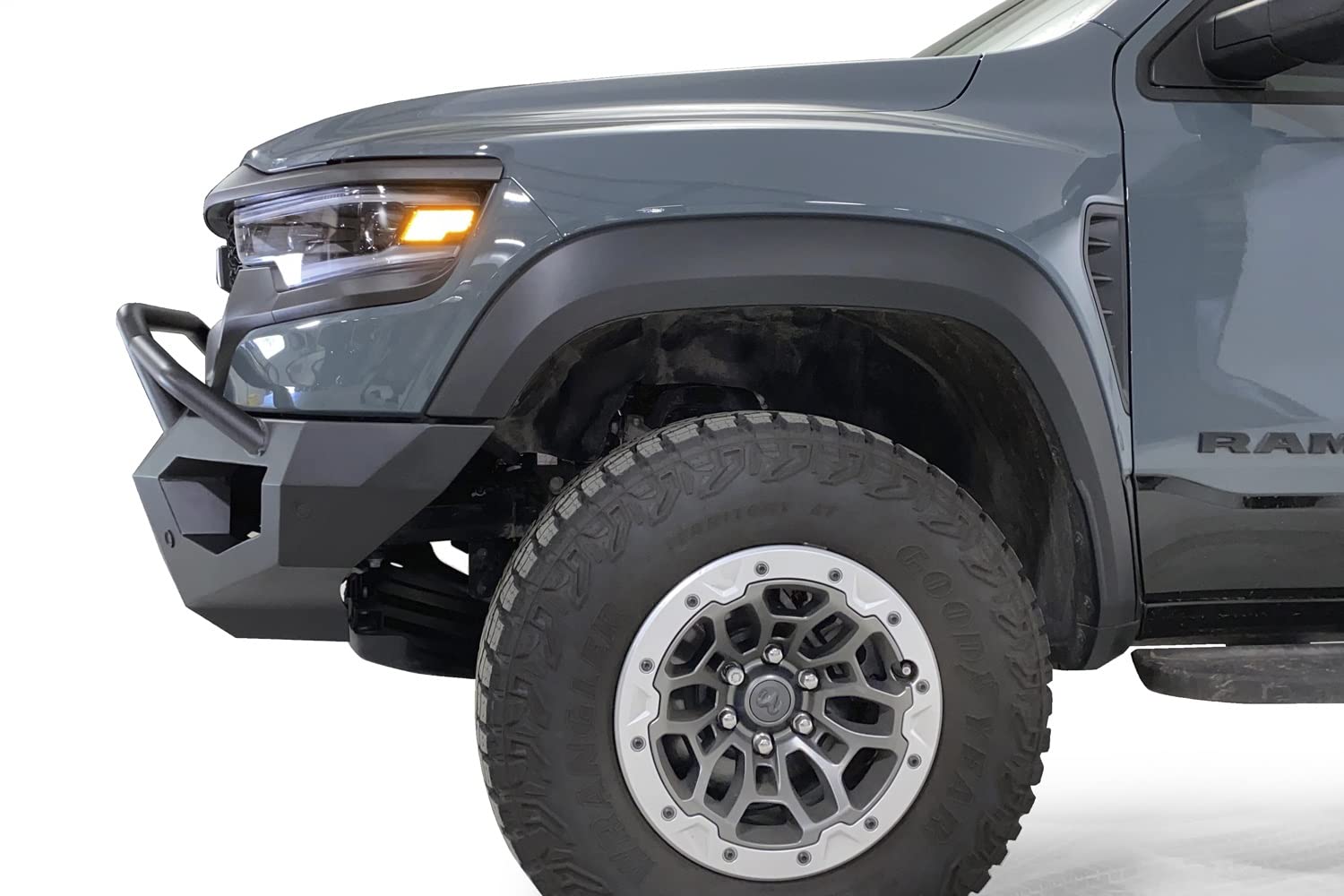 DX21-V4552-1 Fab Fours Inc. Front Replacement Bumper fits Ram 1500