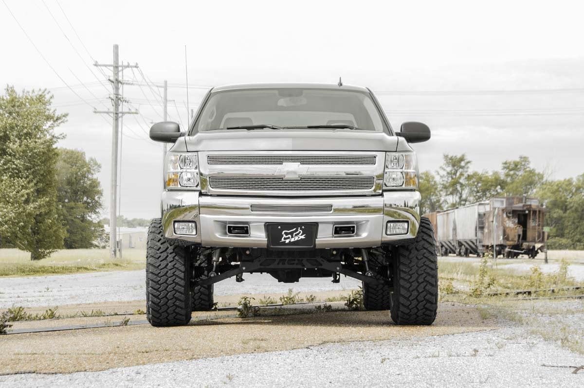 7.5" Rough Country Suspension Lift Kit with M1 Struts/M1 Shocks for Chevy Silverado & GMC Sierra 1500 (2007-2013) 4WD