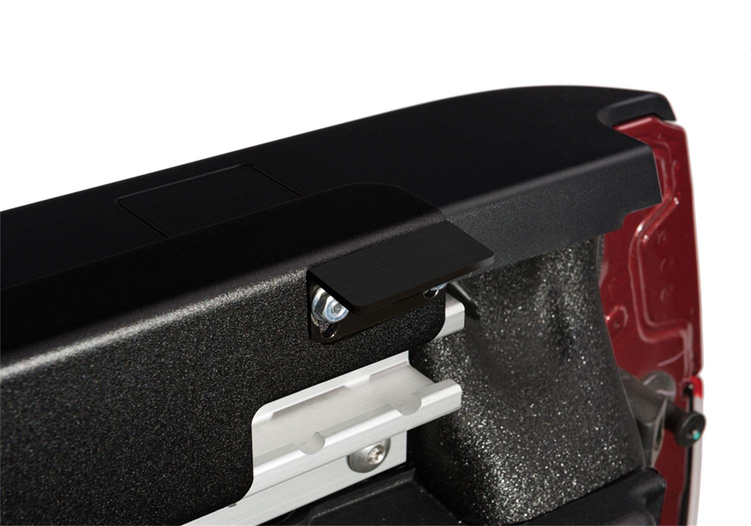 UnderCover SE RealTruck One-Piece Truck Bed Tonneau Cover | UC1066 | Fits 2007 - 2013 Chevy Silverado 1500 5' 9" Bed (69.3")