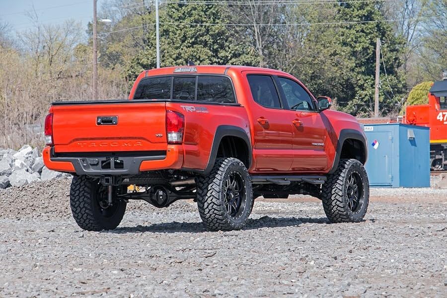 6" Rough Country Suspension Lift Kit with M1 Struts & M1 Shocks for 2016-2023 Toyota Tacoma