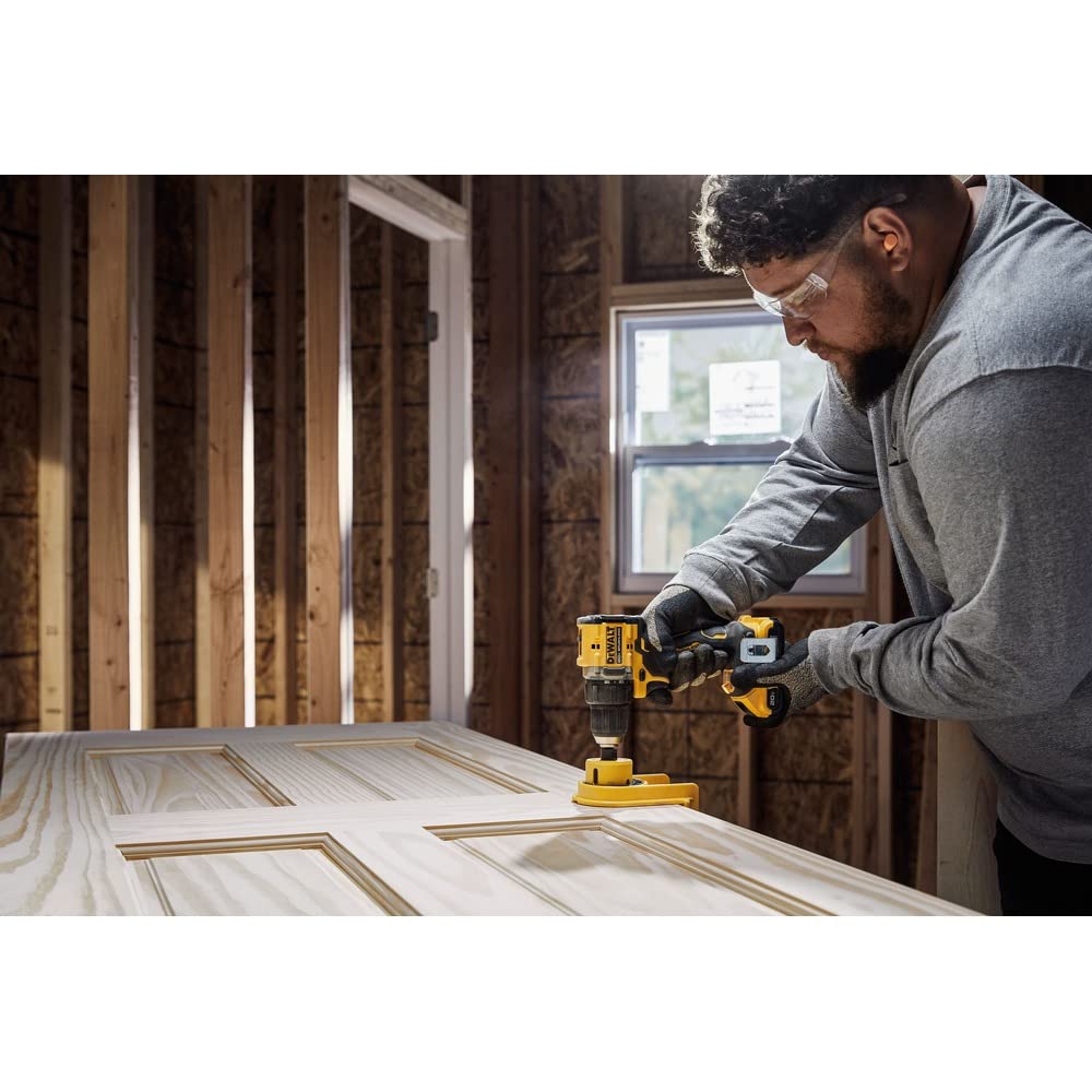 Dewalt 20V MAX ATOMIC COMPACT SERIES DCD794D1 Brushless Lithium-Ion 1/2 in. Cordless Drill Driver Kit (2 Ah)
