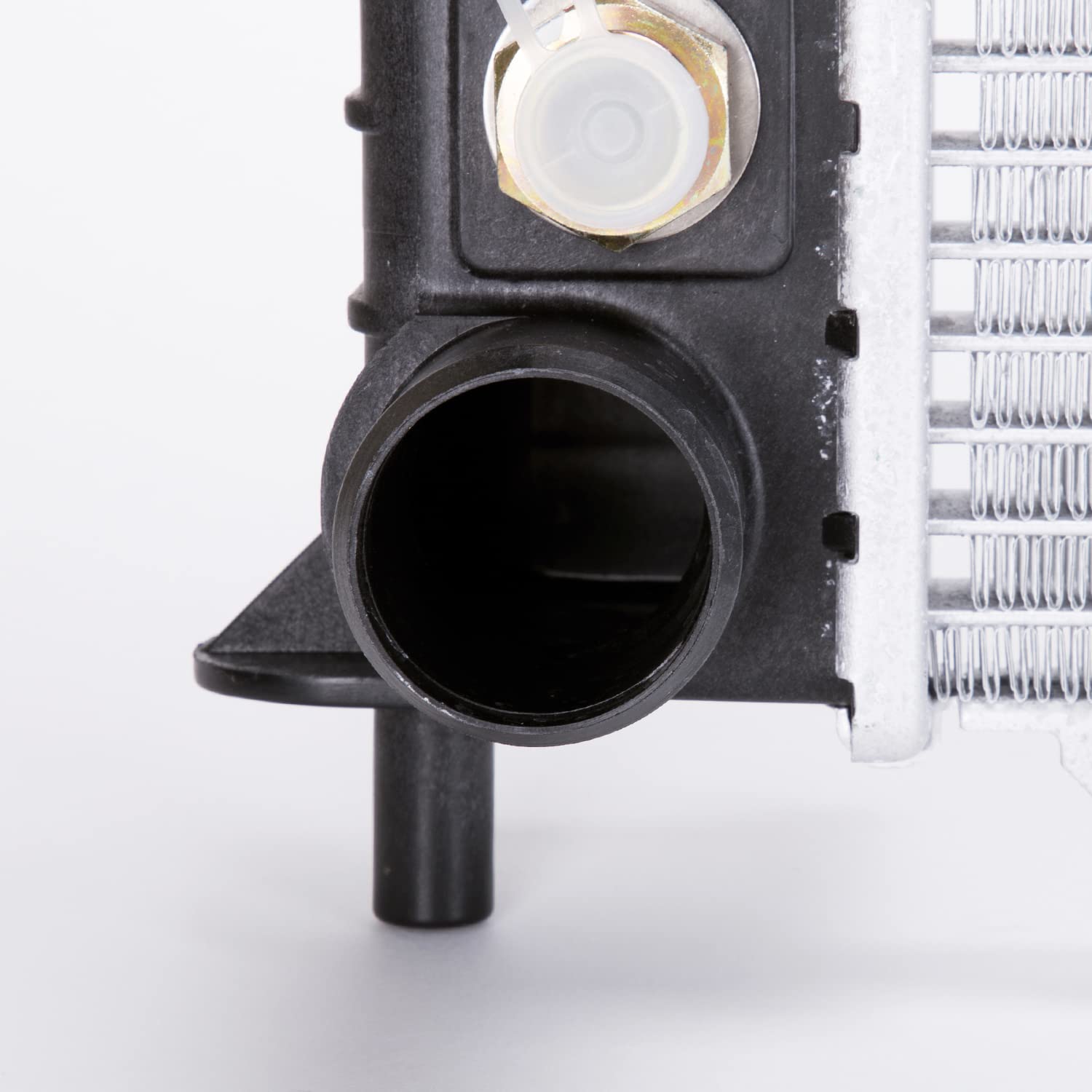 Radiator TYC 2260 Compatible with 1997-2004 Ford F- Series Pickup (Hvy Dty)