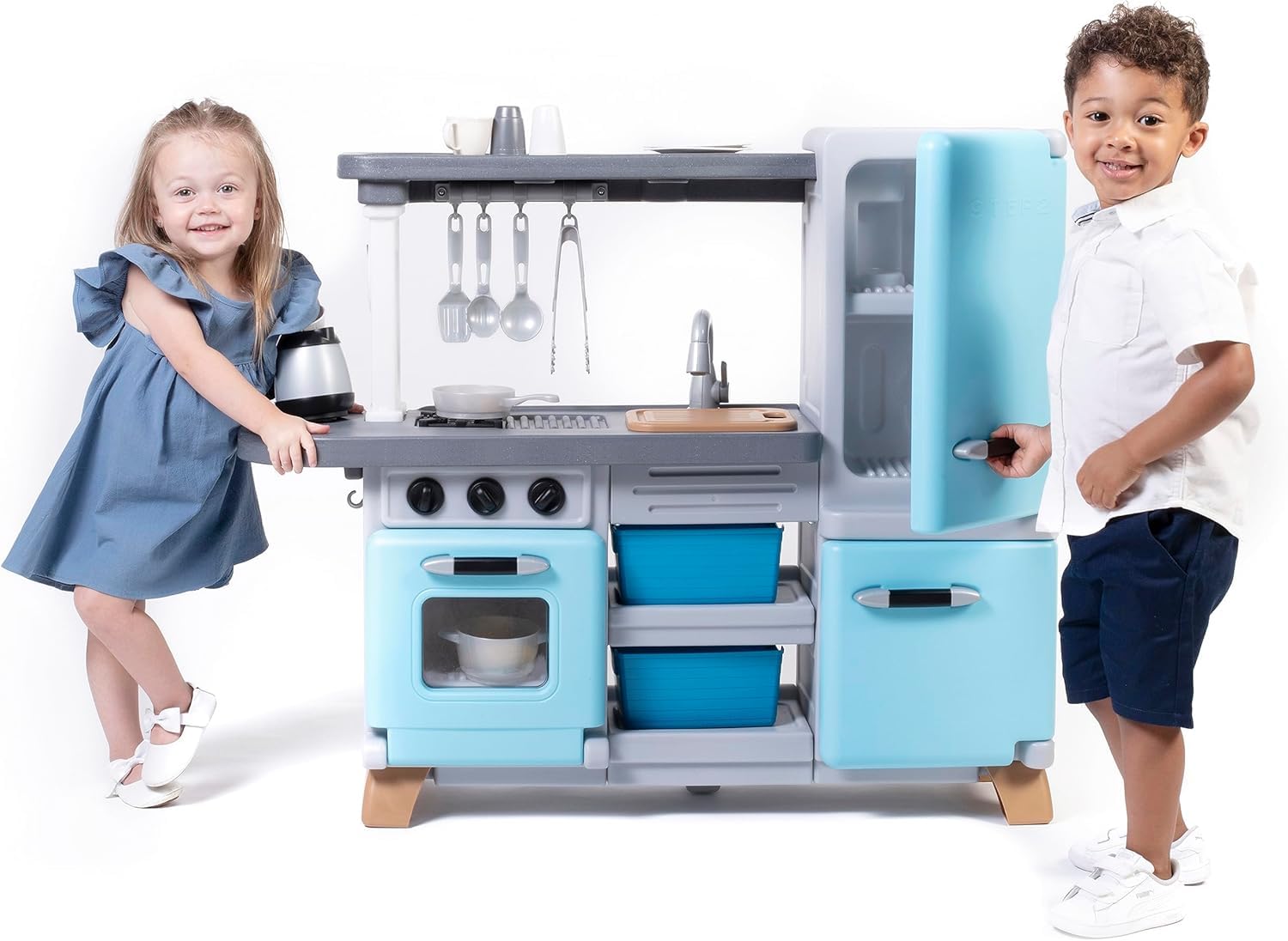 Step2 Kids Kitchen Cooking Time Playset, Indoor/Outdoor Kitchenette, Interactive Play with Lights and Sounds, Made of Durable Plastic, Includes 23 Piece Toy Accessories, for Toddlers 2+ Years Old