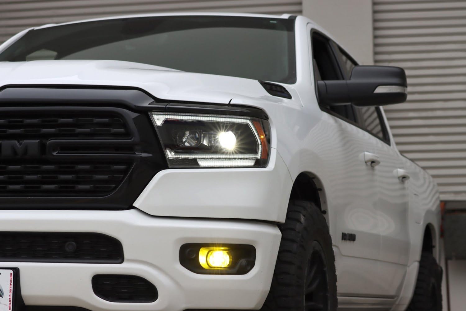 Luxx-series AlphaRex 880575 Projector Headlights