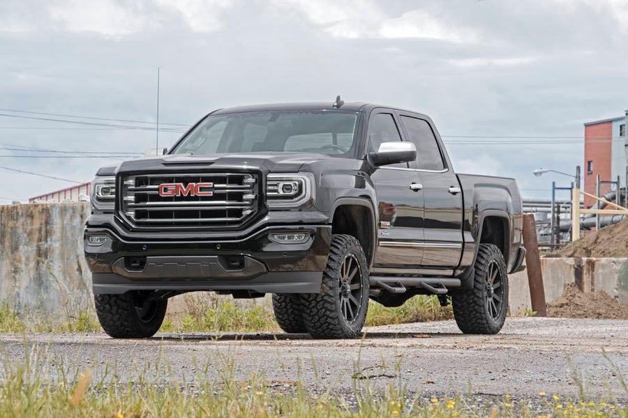 3.5" Rough Country Lift Kit w/N3 Struts for 07-13 Chevy/GMC 1500 2WD - 246.23