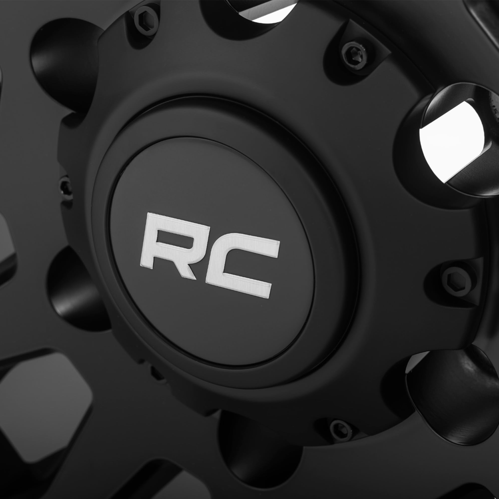 Rough Country One-Piece 87 Series Aluminum Wheel with Simulated Beadlock - 17x8.5, 6x5.5 Bolt Pattern, +0mm Offset, Machined Black