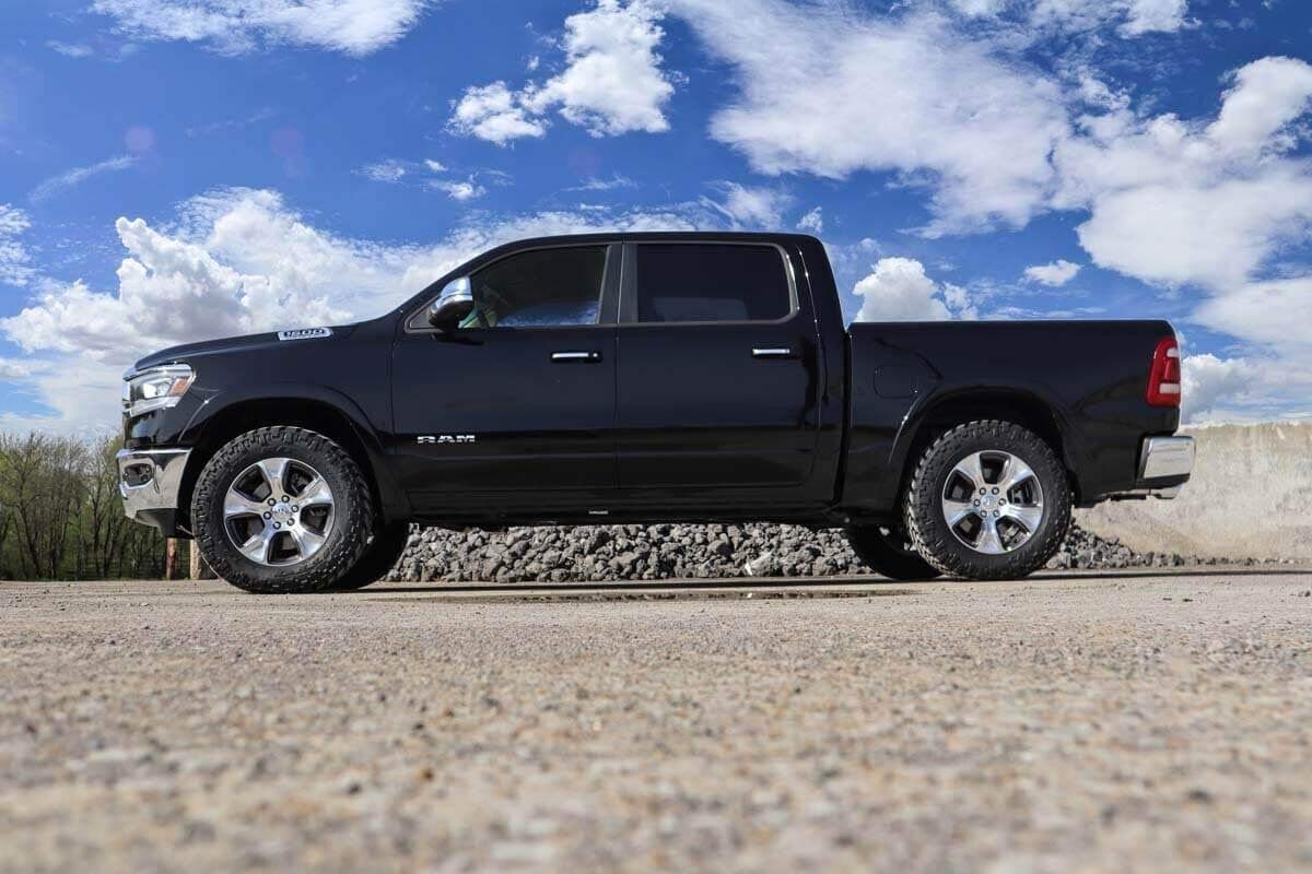 2" Rough Country Leveling Kit for 2019-2024 Ram 1500 4WD | Air Ride - 31012