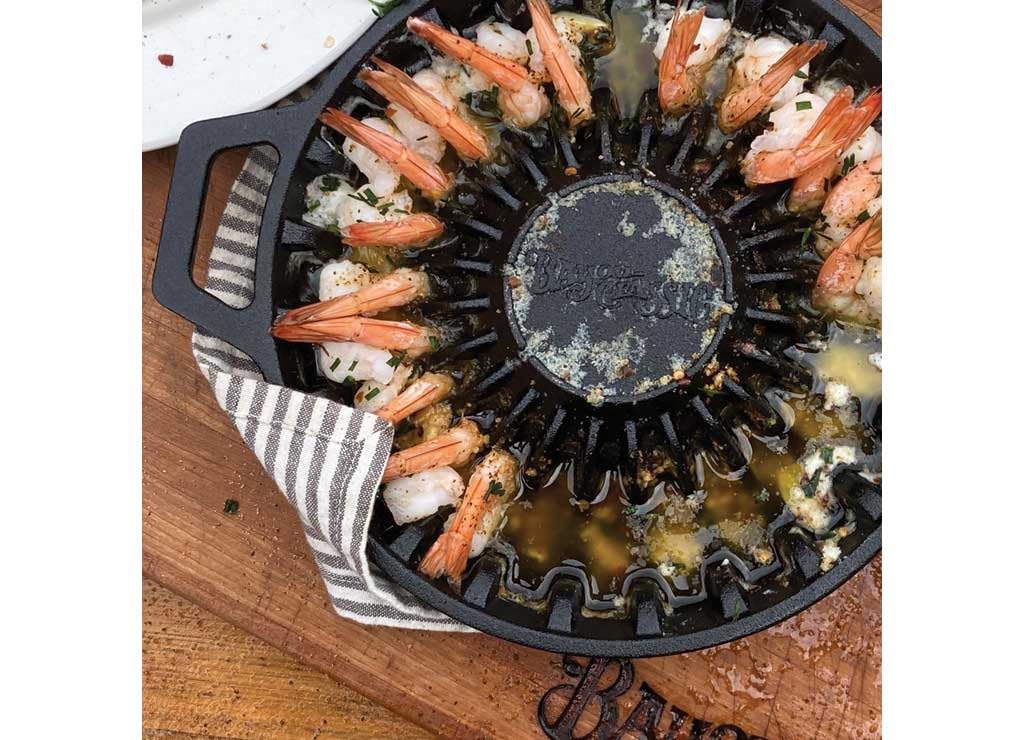 Bayou Classic 7423 Cast Iron Pre-Seasoned Shrimp Pan for Cooking and Serving Holds 24 Jumbo Shrimp