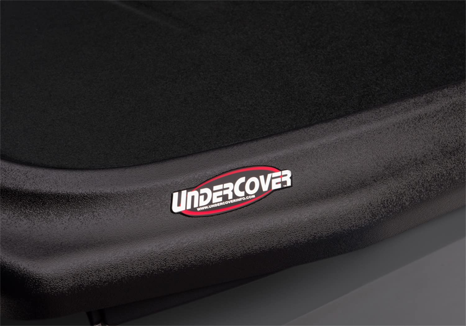 UnderCover SE RealTruck One-Piece Truck Bed Tonneau Cover | UC1156 | Fits 2015 - 2022 Chevy/GMC Colorado/Canyon 5' 3" Bed (62.7")