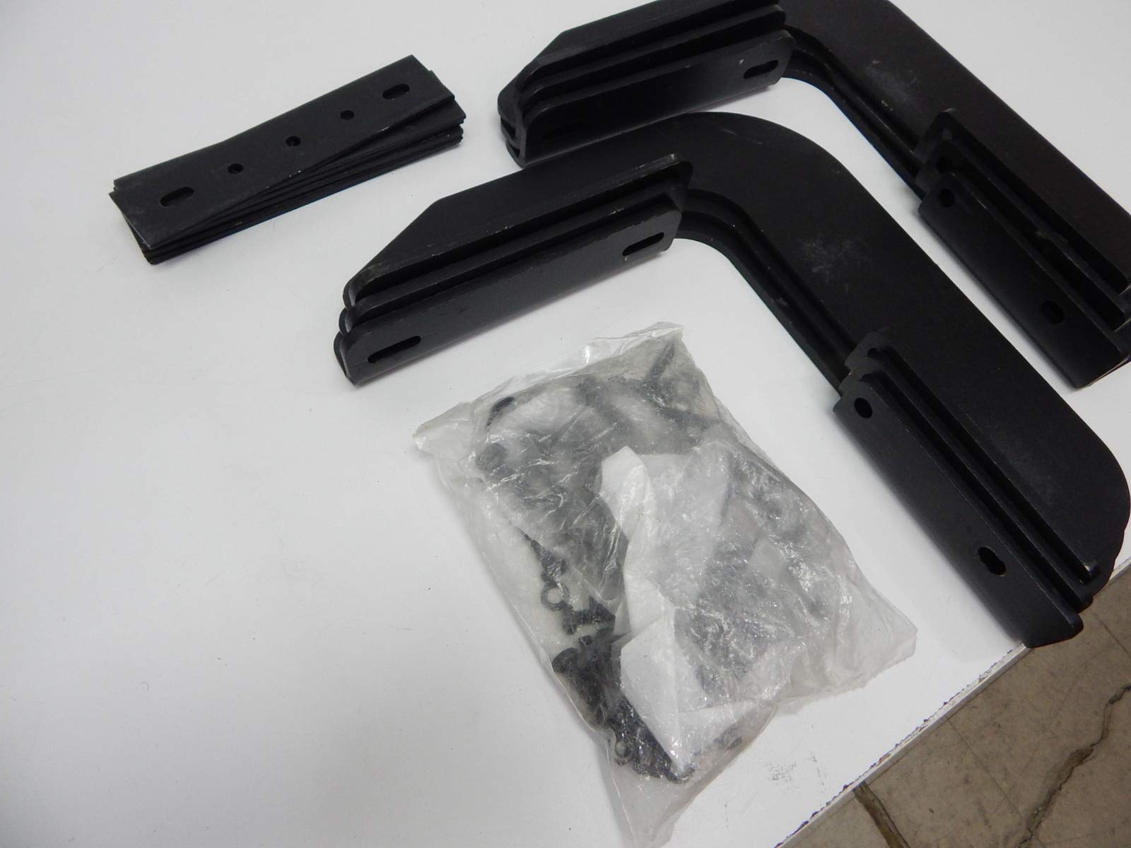 Rough Step Dee Zee DZ15326 Mounting Bracket Kit