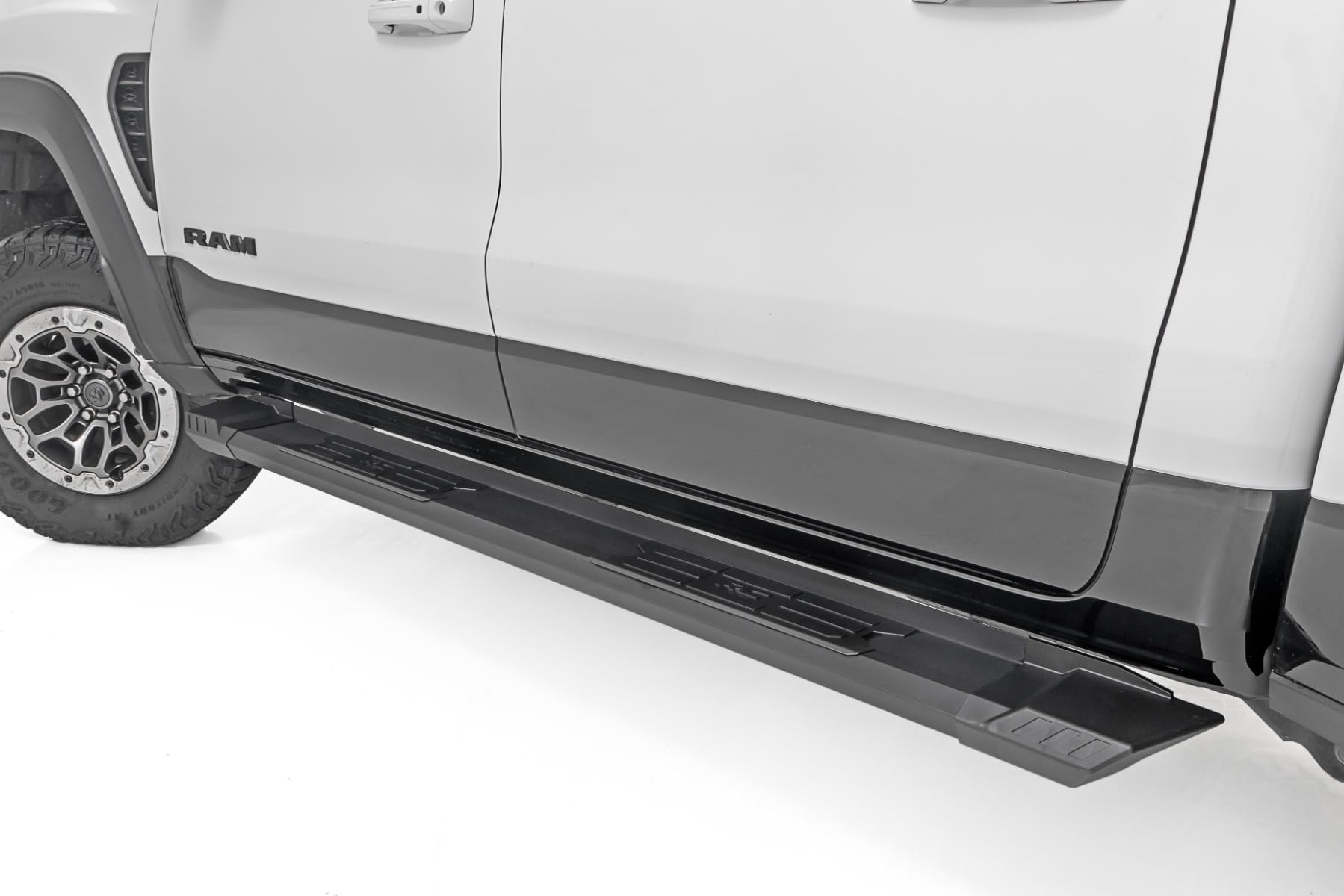Rough Country HD2 Running Boards for 1500 Ram 1500 (2019-2025) 1500 TRX (2021-2024) Crew Cab - 5" Wide Non-Slip Step, Easy Bolt-on Install