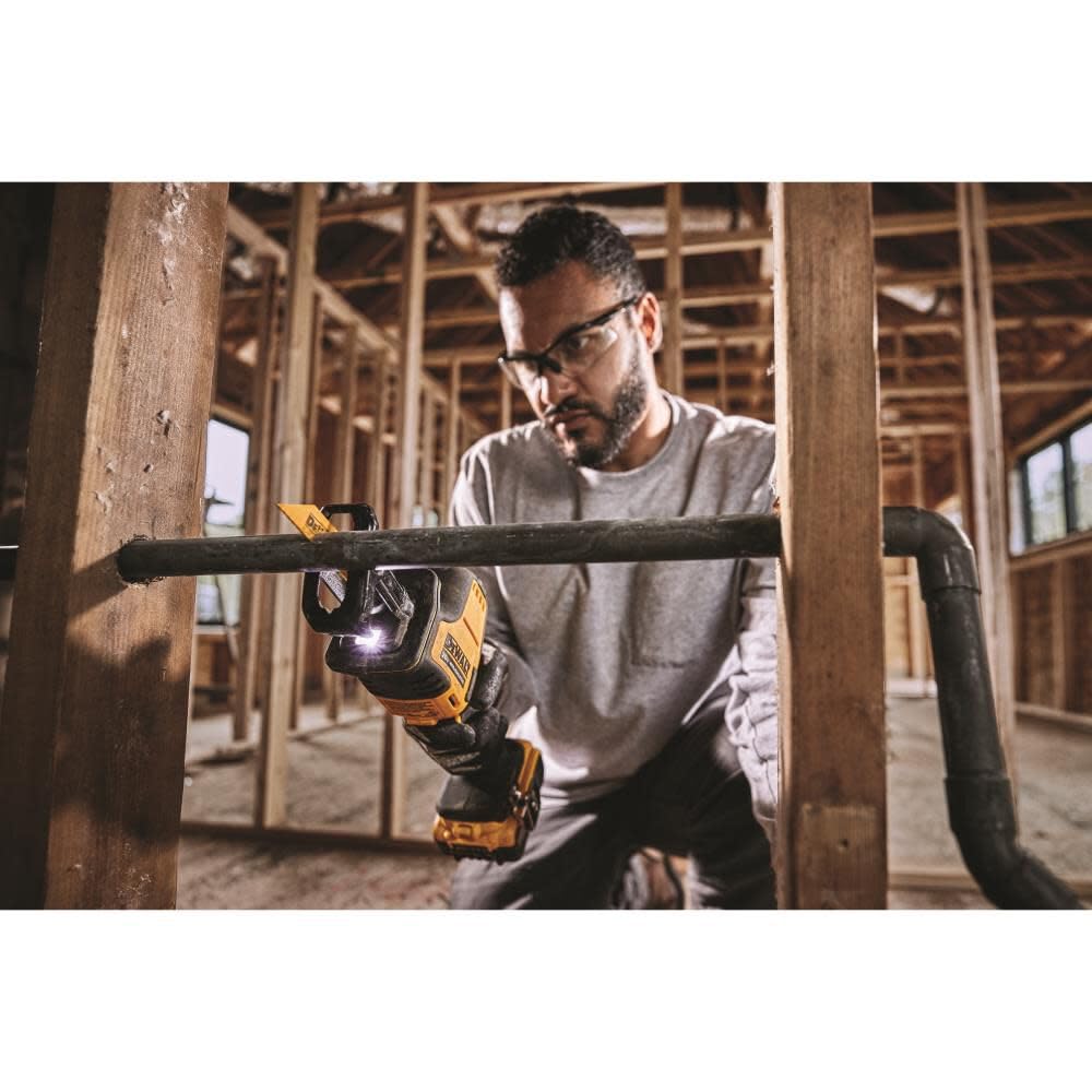 DEWALT Atomic DCS369P1 20V Max* Cordless One-Handed Reciprocating Saw Kit