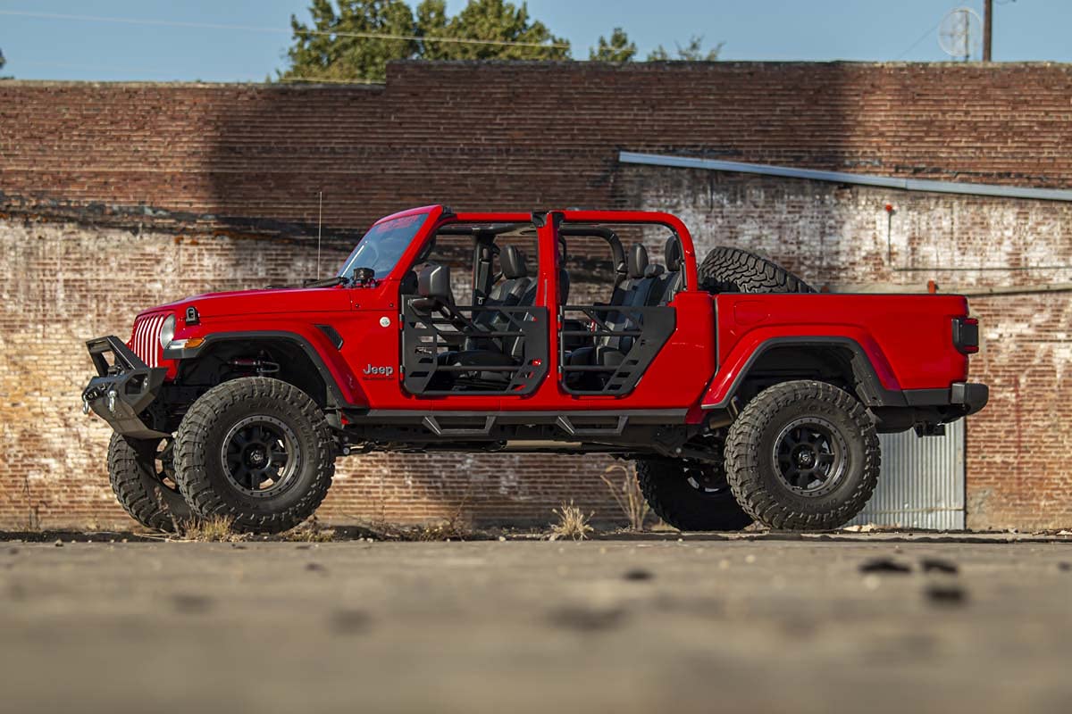 Contoured Rough Country Drop Steps for Jeep Gladiator JT (2020-2025) - Flush Fit Rails with Side Steps