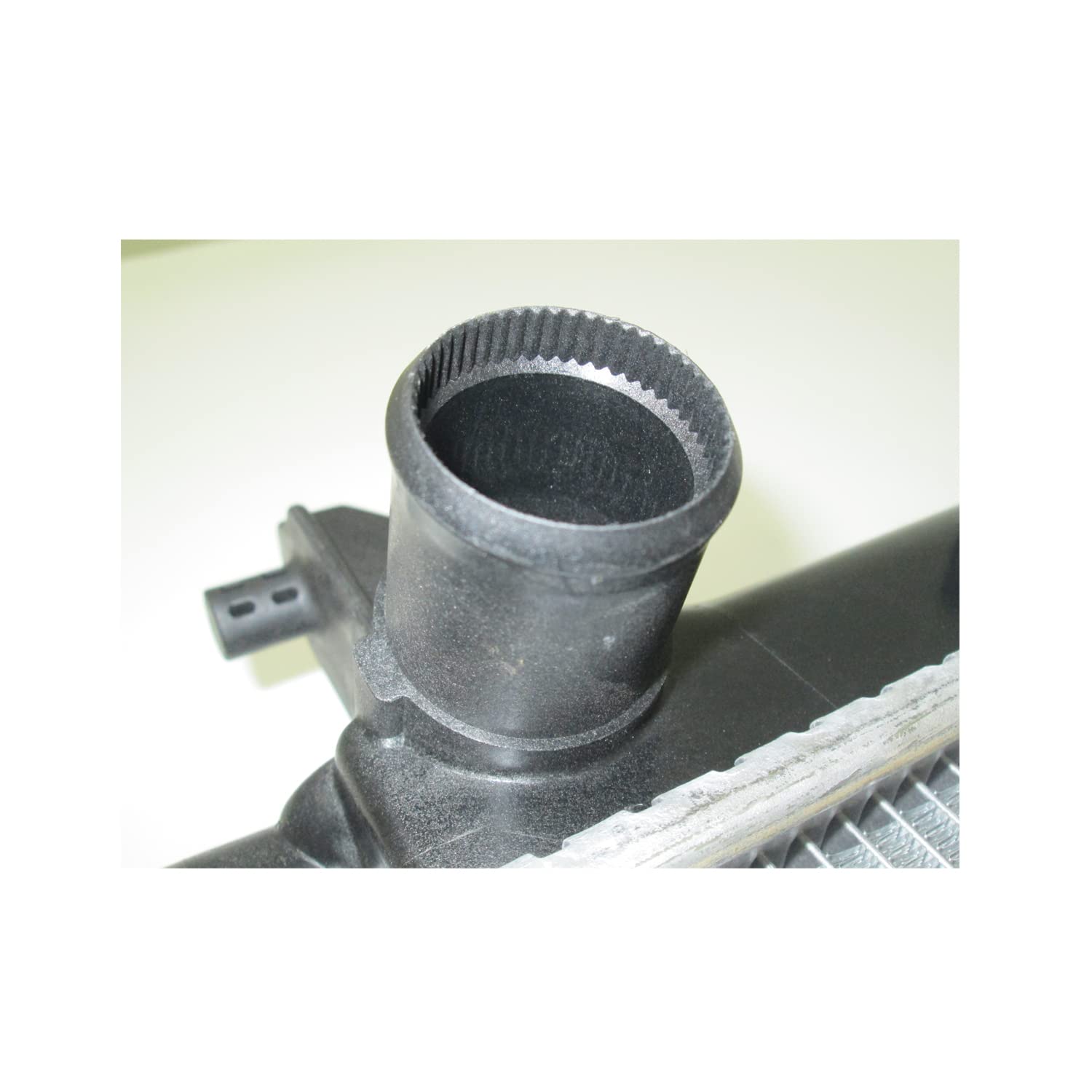 Kia Sedona TYC 13508 Replacement Radiator