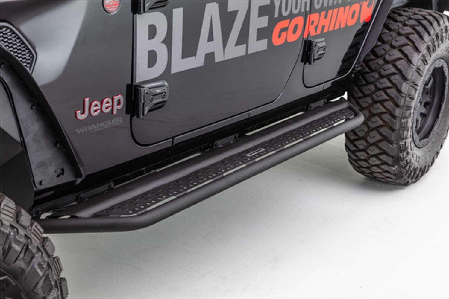 Dominator Xtreme Go Rhino D6 Sidestep & Brackets | Mild Steel, Textured Black | D64506T | Fits 2018-2024 Jeep Wrangler JLU, 4-Door