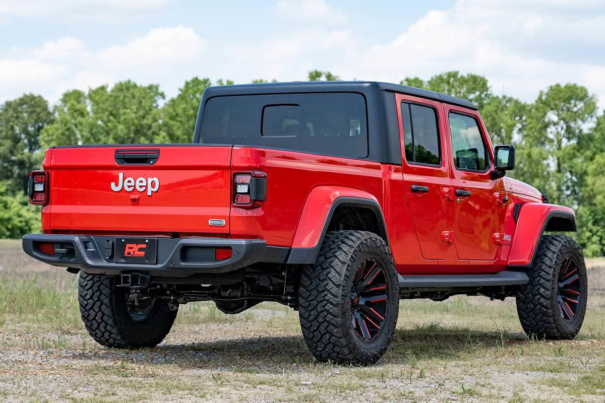Rough Country 2.5" Leveling Kit for Jeep Gladiator JT 4WD 2020-2024 - 64830B