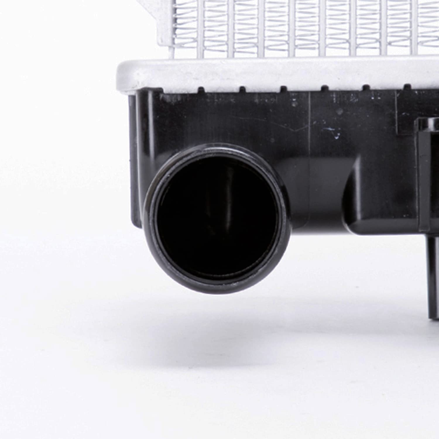Radiator TYC 2812 Compatible with 2004-2005 Subaru Forester